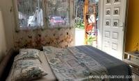 Peras Studio, ενοικιαζόμενα δωμάτια στο μέρος Tivat, Montenegro
