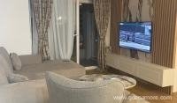 Luxuriöses Apartment mit einem Schlafzimmer, 10 Minuten vom Strand entfernt, Privatunterkunft im Ort Budva, Montenegro