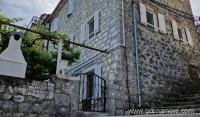 Arcaia, alojamiento privado en Morinj, Montenegro